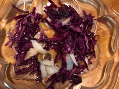 ささみ燻製と紫キャベツのサラダ